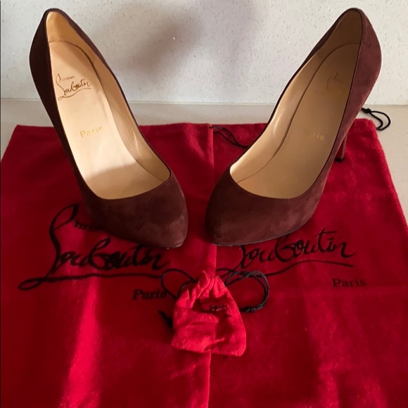 Classic Christian Louboutin heel in mahogany suede - Picture 9 of 9